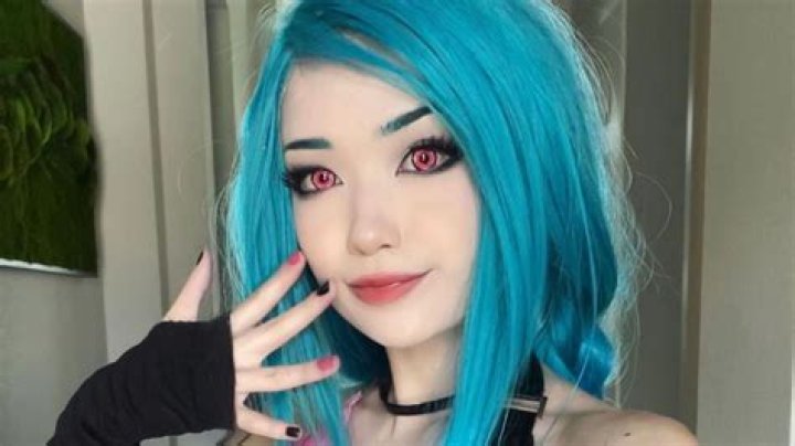 Emiru Naked: A Comprehensive Exploration of the Phenomenon